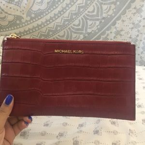 Micheal Kors Clutch